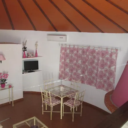 乡村民宿 Chozos De La Roca *