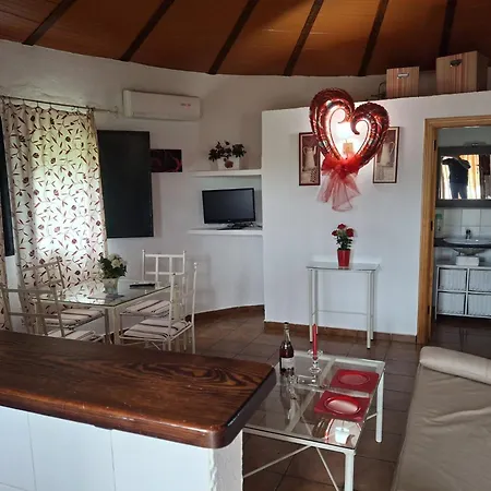 Chozos De La Roca 乡村民宿