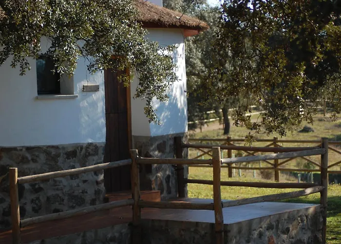 Chozos De La Roca La Roca de la Sierra