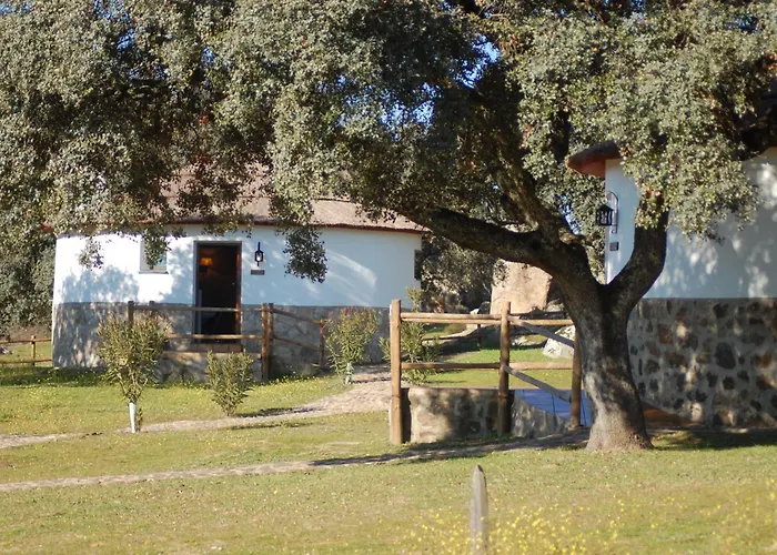 Chozos De La Roca * La Roca de la Sierra